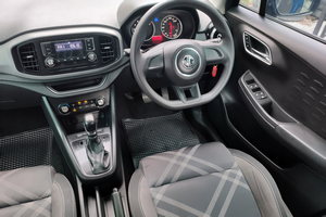 車を借りる MG3 (21-24)  9