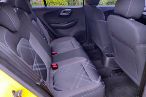 車を借りる MG3 (21-24)  12