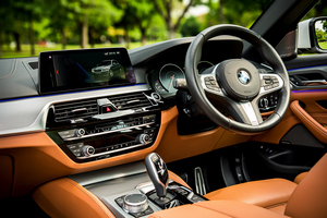 車を借りる BMW 530e M Sport(19-23)  10