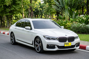 車を借りる BMW 740 M Sport(19-22)  1