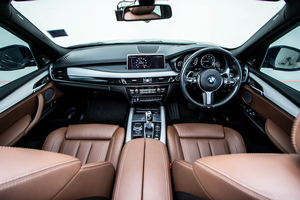 車を借りる BMW X5 M SPORT (17-19)  10