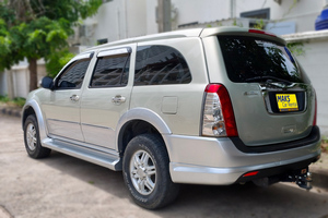 車を借りる Isuzu MU7  13