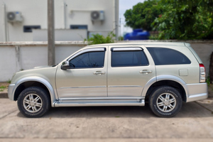 車を借りる Isuzu MU7  14