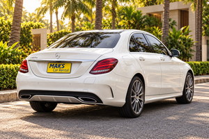 車を借りる Mercedes Benz C AMG (17-23)  4