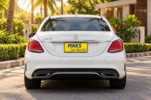 車を借りる Mercedes Benz C AMG (17-23)  5
