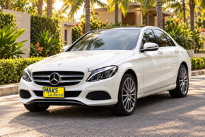 車を借りる Mercedes Benz C AMG (17-23)  8